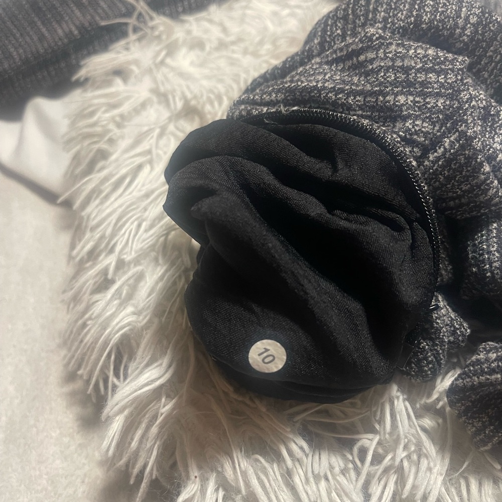 Lululemon" Think Fast Pullover - Picture 16 of 16